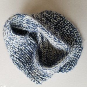 Chunky Cozy Blue White Cowl